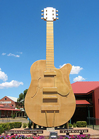 Tamworth - The Big Golden Guitar